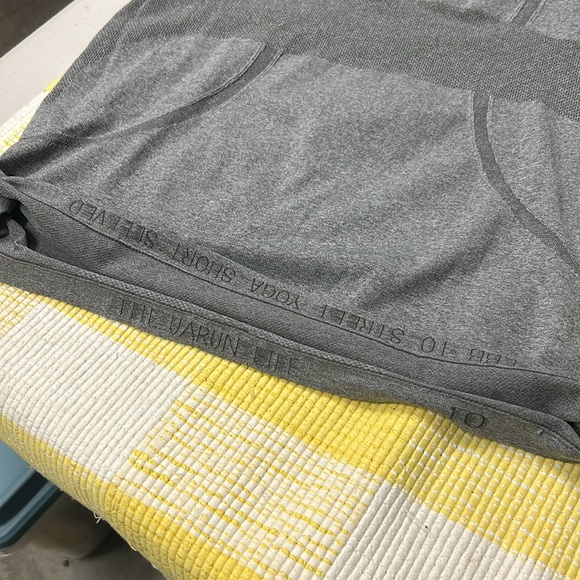 Lululemon Swiftly Tech Short Sleeve Shirt Sz 10 Gray - Picture 10 of 13